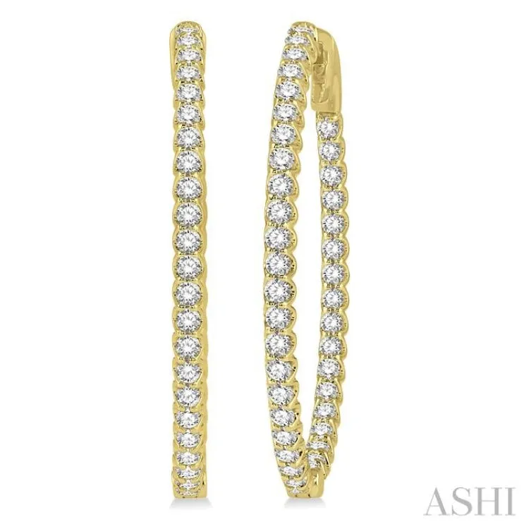 1 1/2 ctw Round Cut Diamond In-Out Oval Shape Hoop Earrings in 14K Yellow Gold