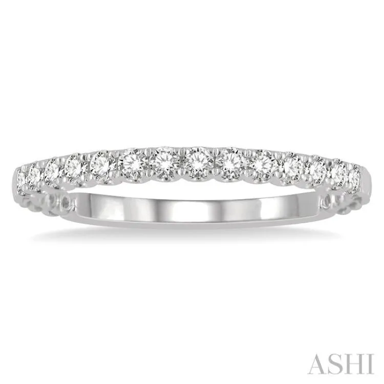 1/4 ctw Lattice Round Cut Diamond Wedding Band in 14K White Gold