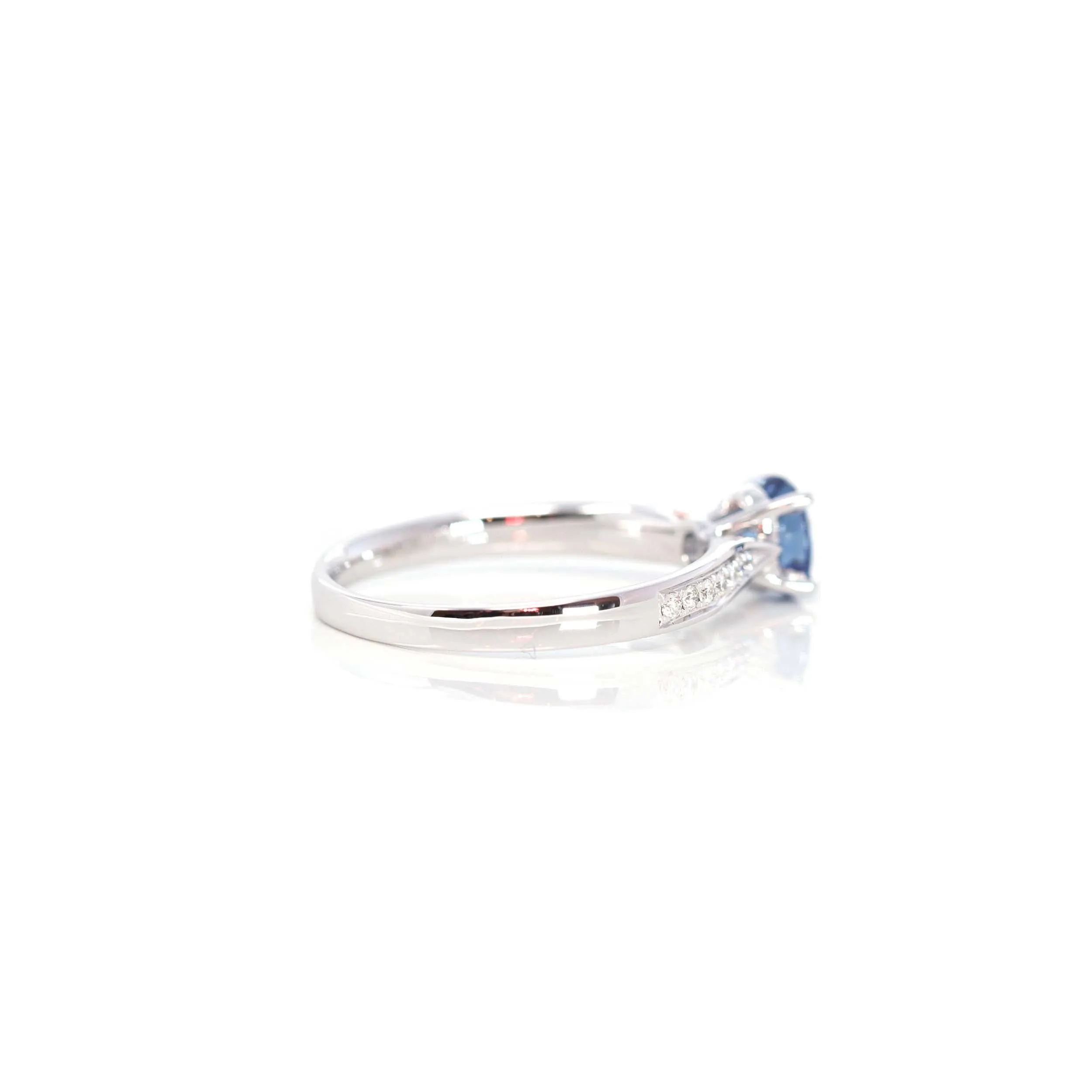 18k White Gold Natural Blue Sapphire Ring with Diamonds