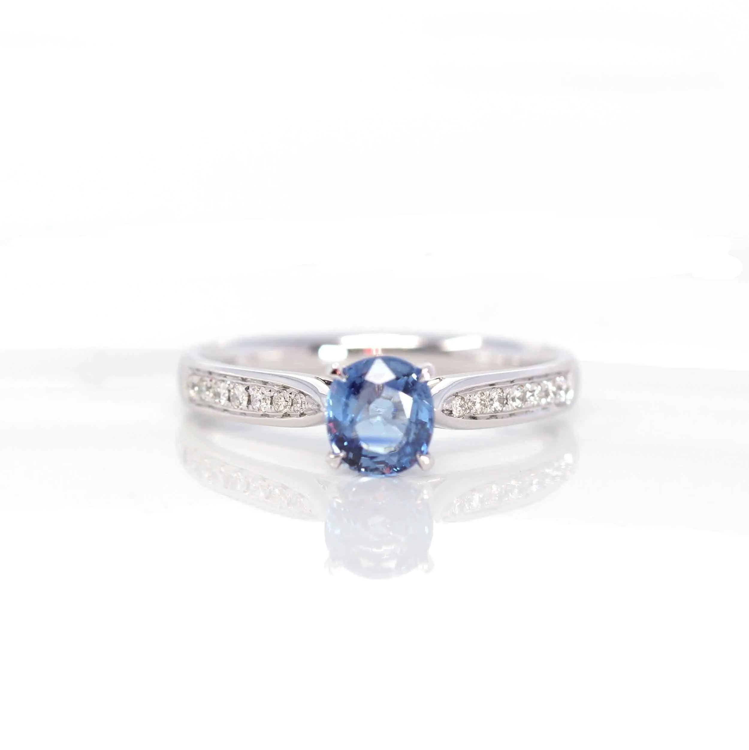 18k White Gold Natural Blue Sapphire Ring with Diamonds