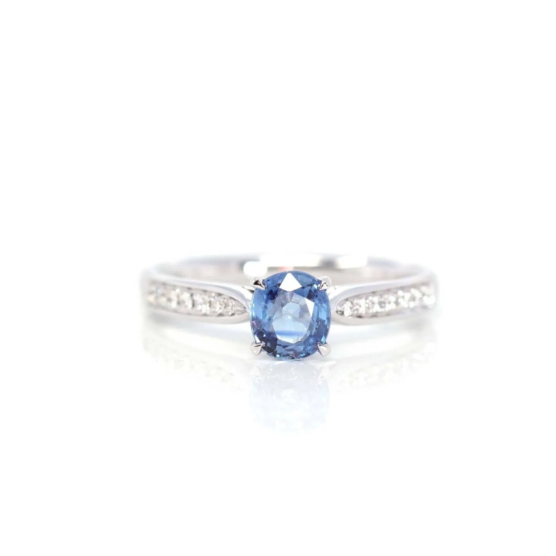 18k White Gold Natural Blue Sapphire Ring with Diamonds