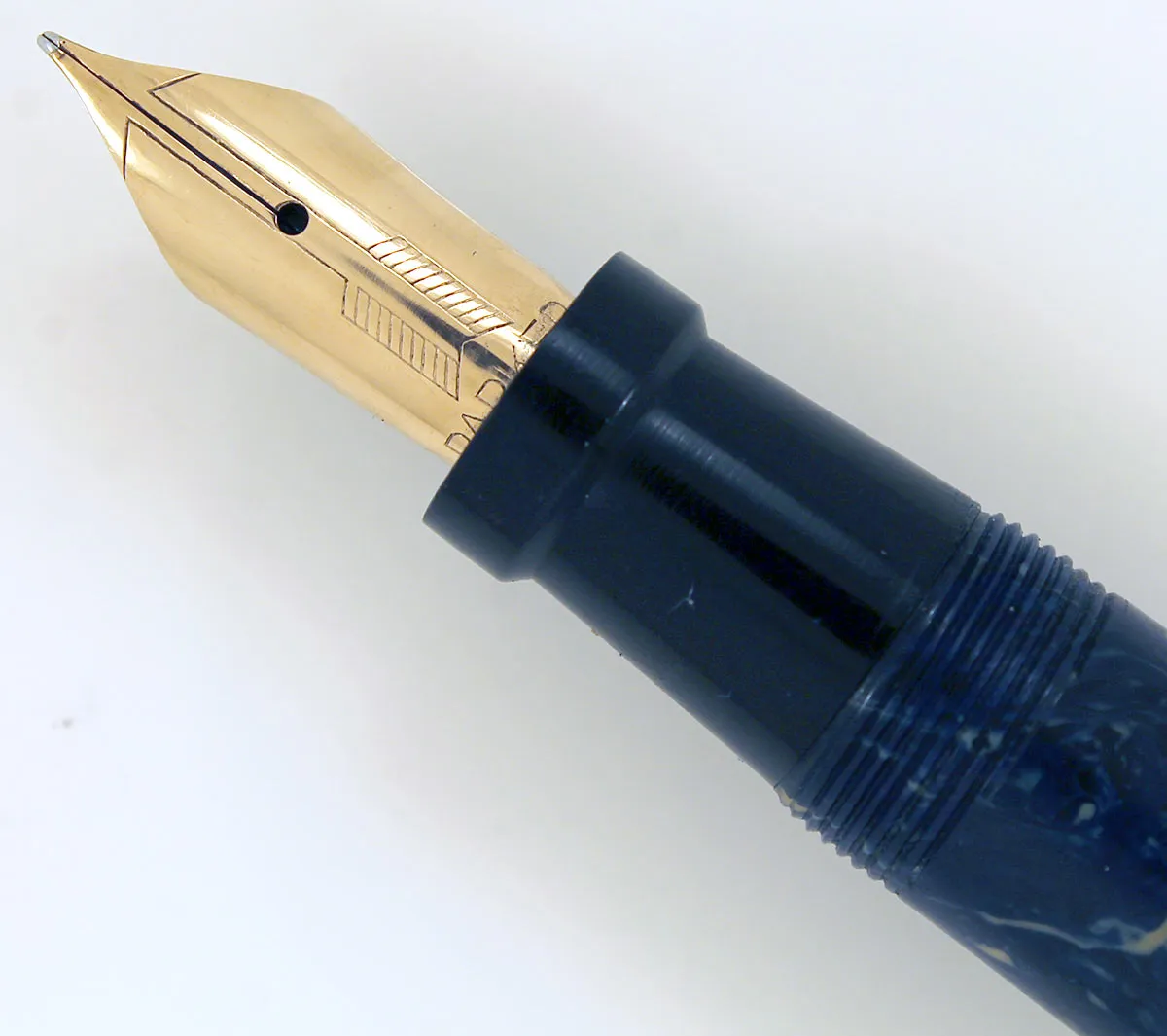 1927 PARKER DUOFOLD SENIOR BLUE LAPIS FOUNTAIN PEN IN RESTORED CONDITION WITH CRISP IMPRINT