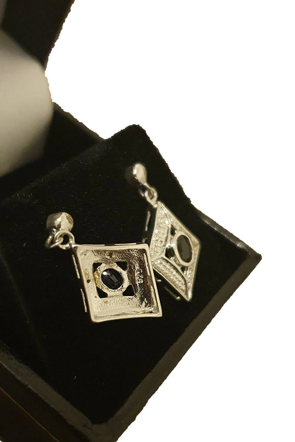 925 STERLING SILVER Unbranded Diamond Shaped Black Sapphire Earrings (0.7")