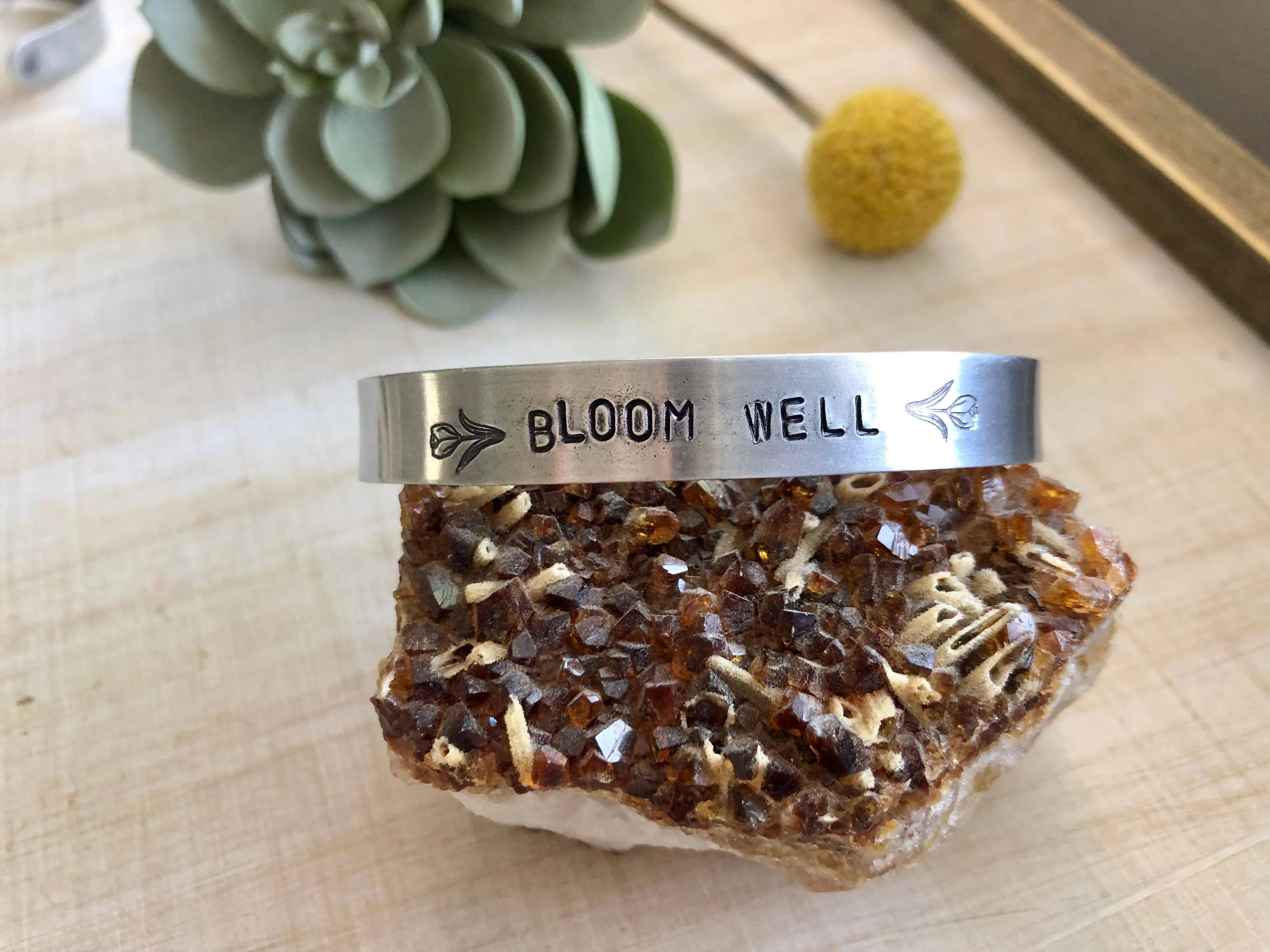 BLOOM WELL Cuff