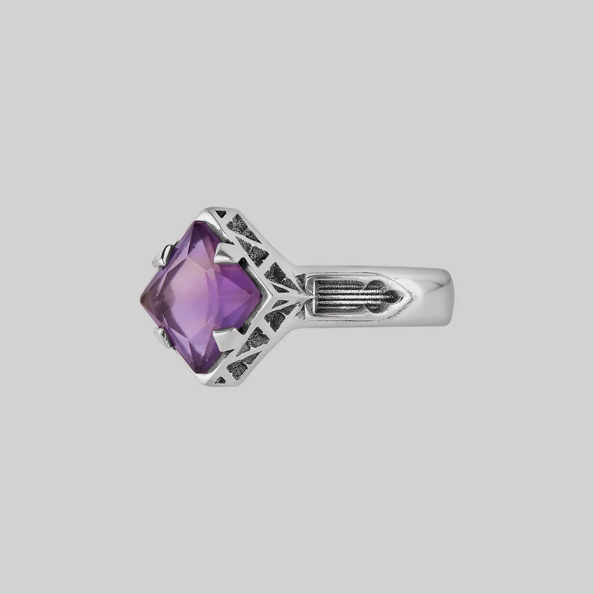 CHALICE. Violet Amethyst Gothic Ring - Silver