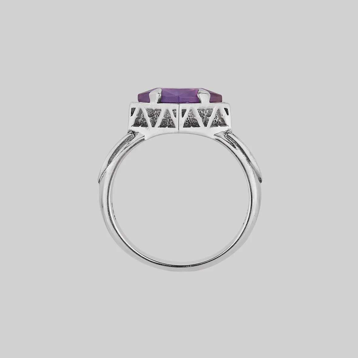 CHALICE. Violet Amethyst Gothic Ring - Silver