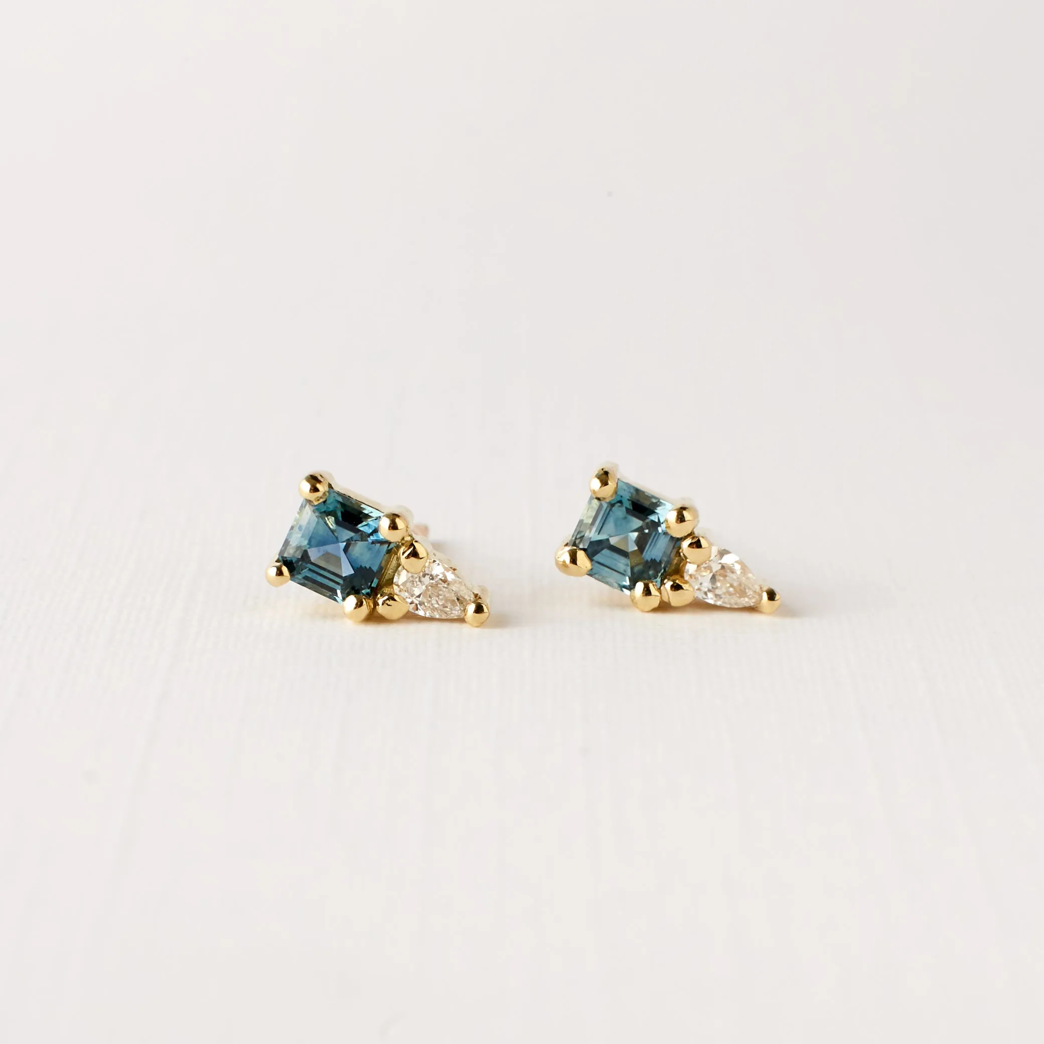 Peyton Earrings - Blue sapphire