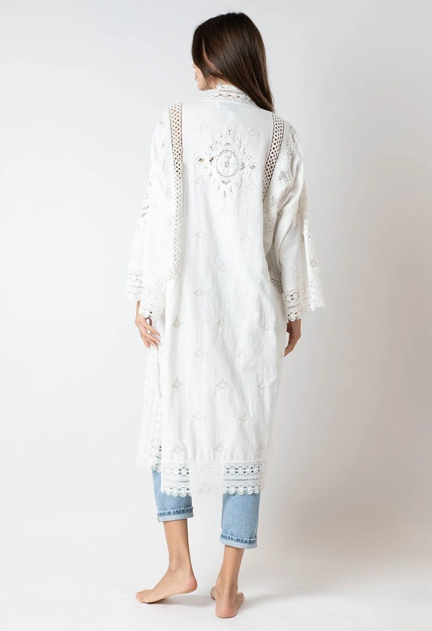 SUNSATIONAL - EMBROIDERED STATEMENT KIMONO